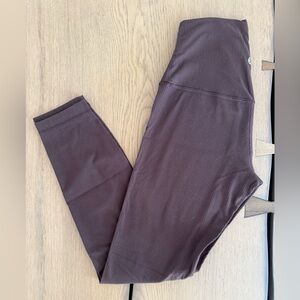 lululemon women’s align ribbed brown leggings! 🧸